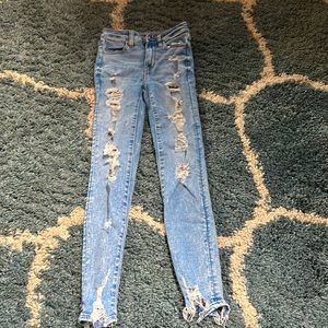 Stretchy/skinny ripped jeans.